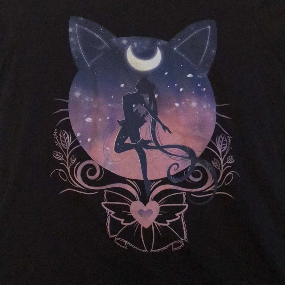 Sailor Moon 🌙Luna Tee